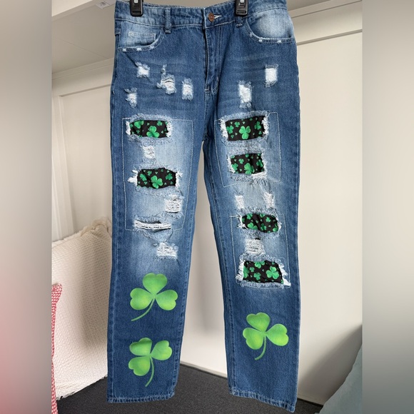 St Patrick Distressed Jeans with Green Clovers Size Medium - Picture 9 of 13